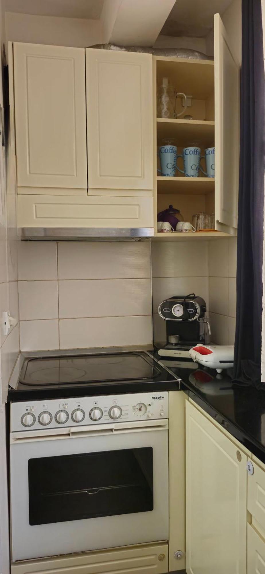 公寓 Tulips Apartment-free Parking Tirana