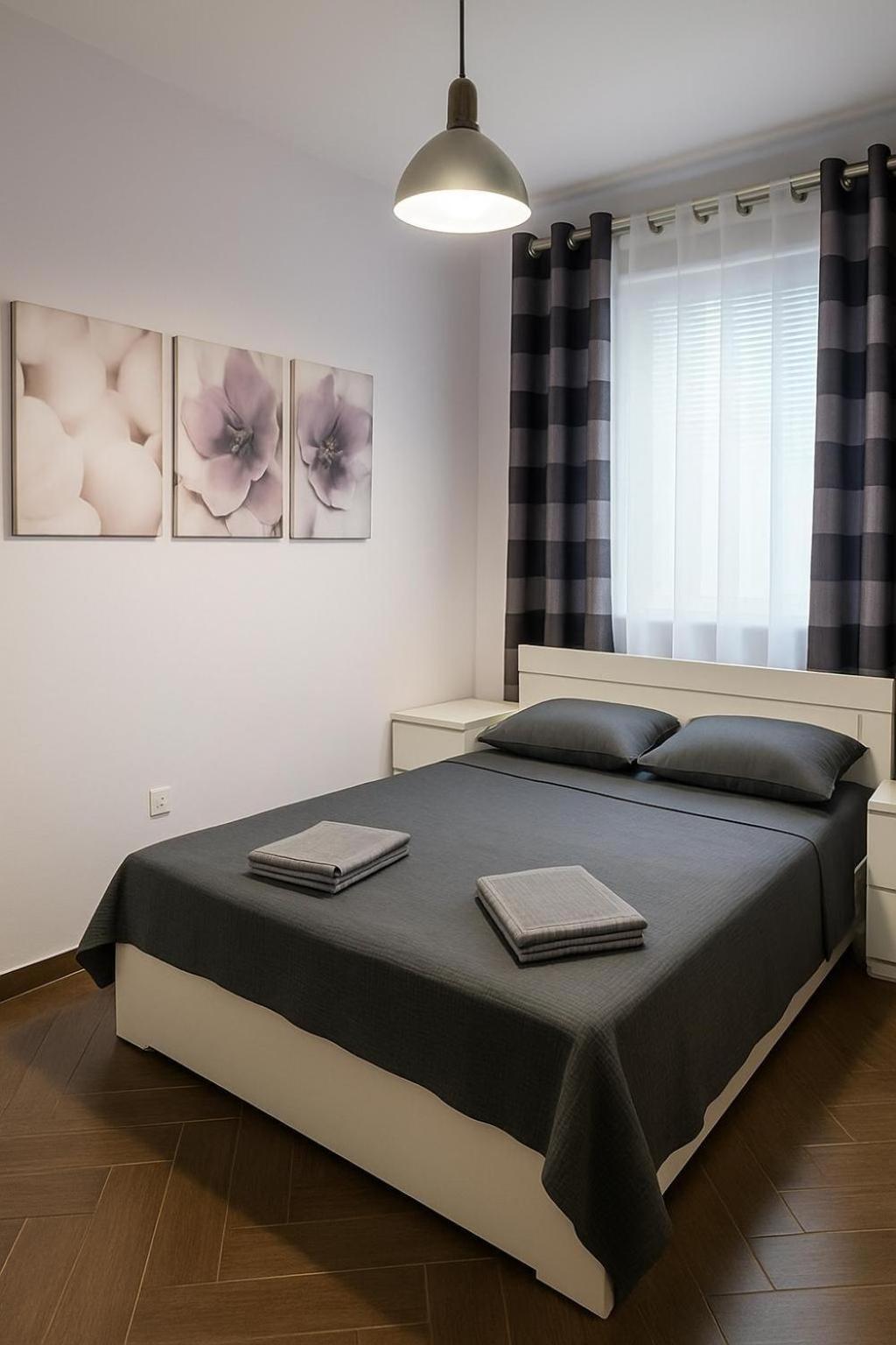 公寓 Tulips Apartment-free Parking