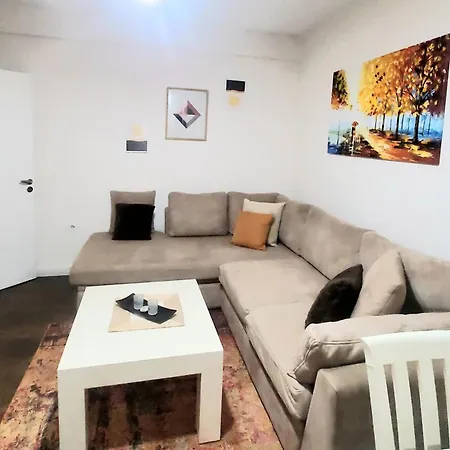 Tulips Central Apartment-Free Parking Tirana Exterior photo