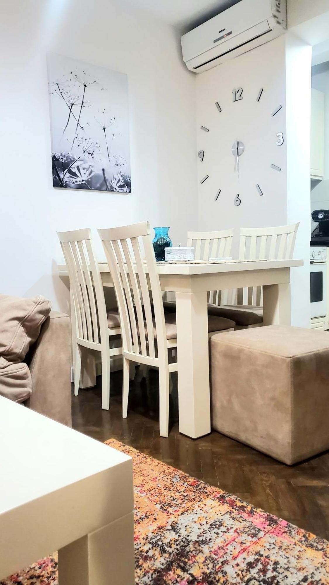 Tulips Apartment-free Parking * Tirana
